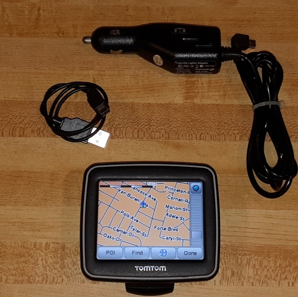 TOM TOM EASE GPS NAVIGATION 3.5" TOUCHSCREEN CAR KIT & MINI USB FOR PC UPDATES - Picture 2 of 7